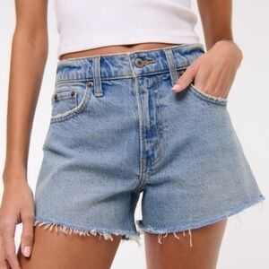 NWT Abercrombie & Fitch The 90s Relaxed Cutoff High Rise Jean Shorts Size 30